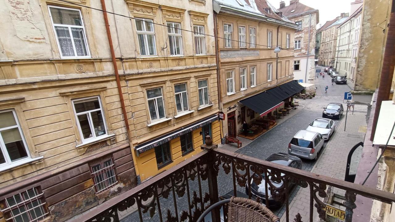 Ляльковий Театр Не Мансарда Lviv Exterior photo